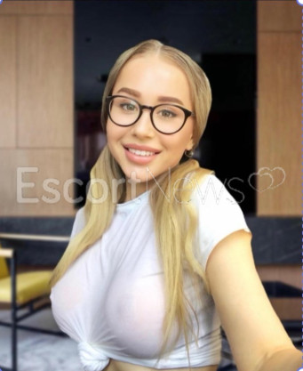 Photo escort girl Emilly: the best escort service